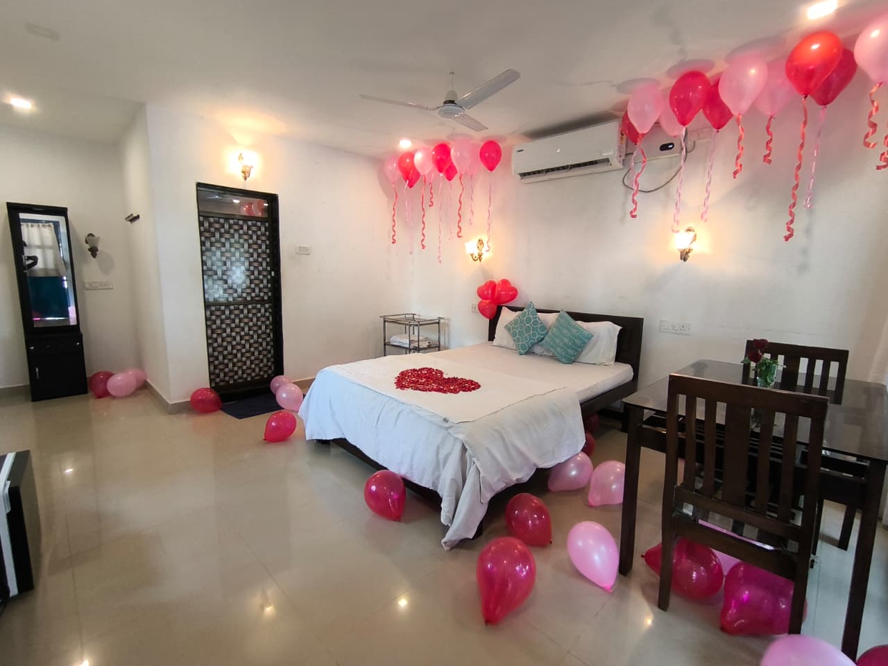 Anniversary Decoration